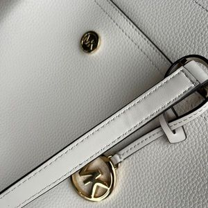 BRAND NEW michael kors tote